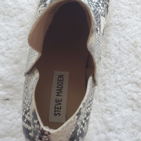 Steve Madden Women’s Wrangle snake print platform high top sneakers US 7 M - Picture 12 of 14